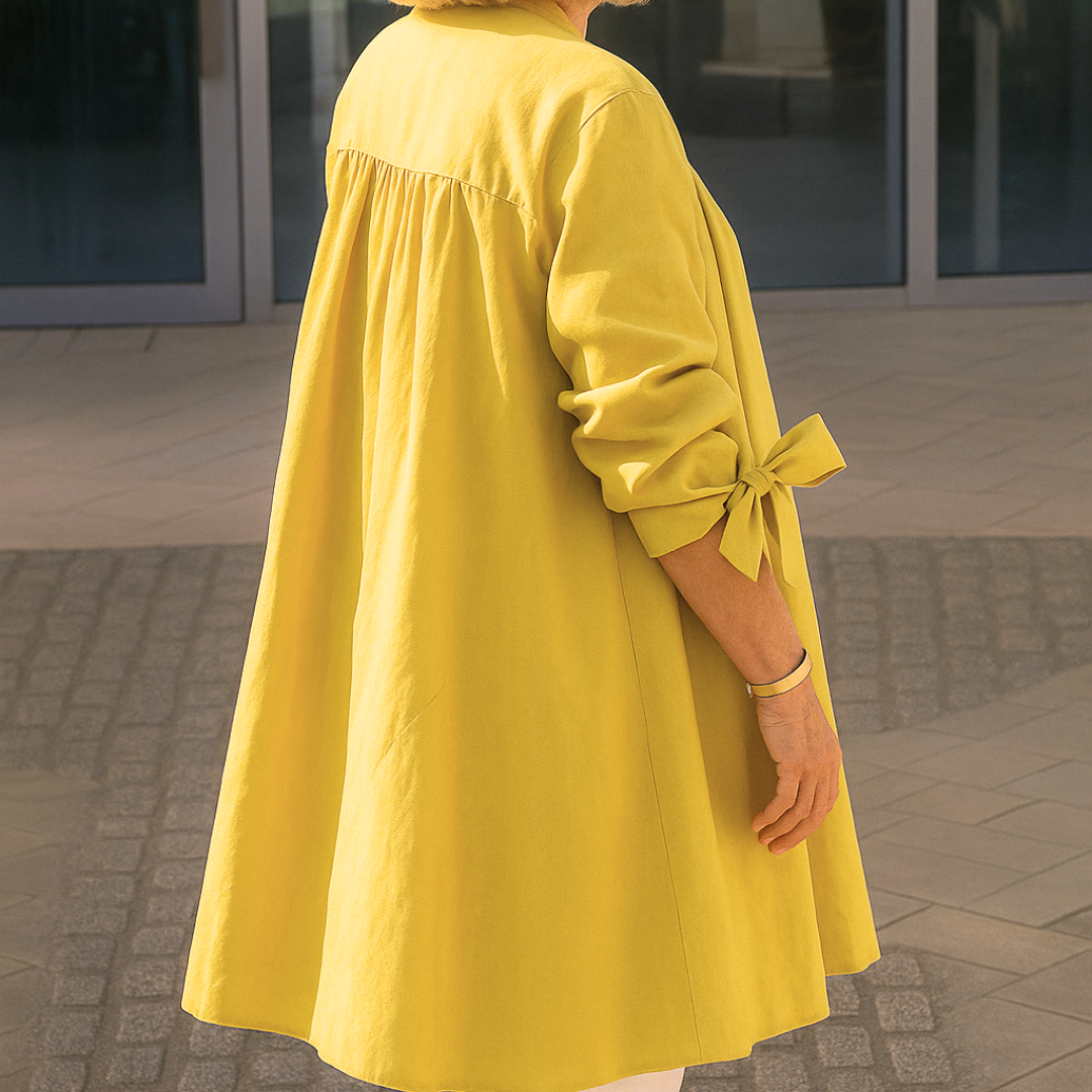 Pia™ | Enfärgad skjortblus med knytärmar