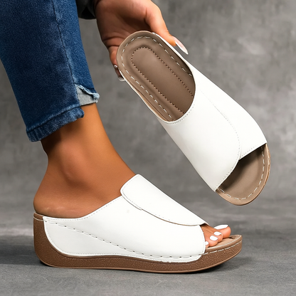 Livia™ | Ergonomiska halksäkra sandaler för smärtlindring