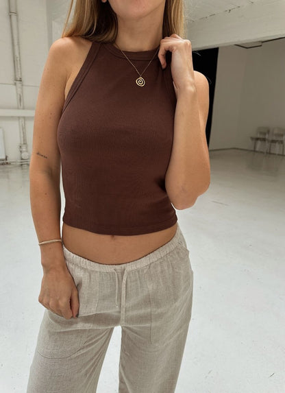 Chokladfärgad topp